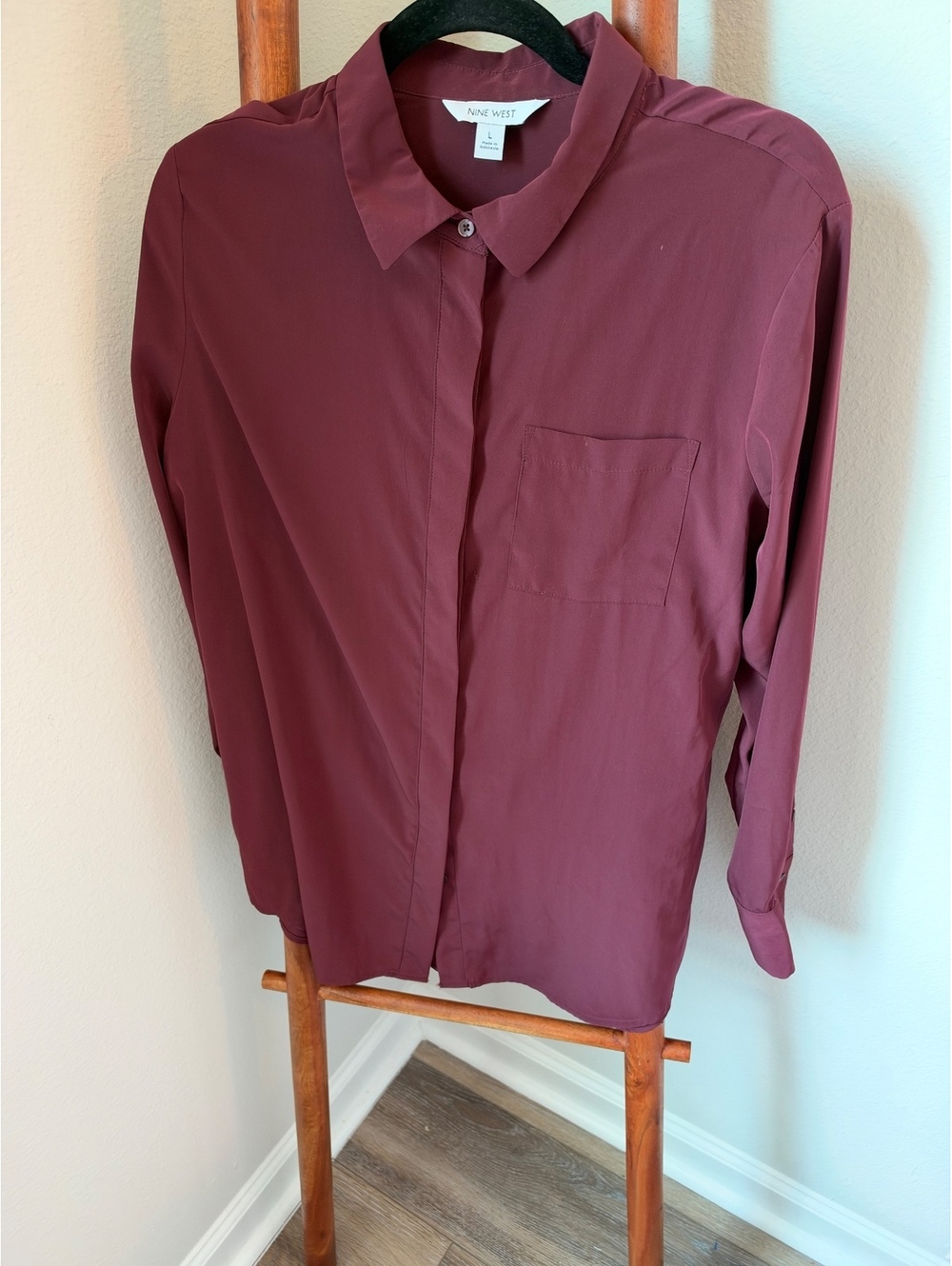 Nine West Women's Burgundy Long Sleeve Blouse Size Large Classic Collar Chest P